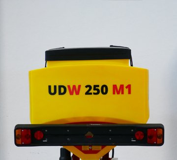 Distribuitor universal UDW 250 M1 pentru serviciul de deszăpezire